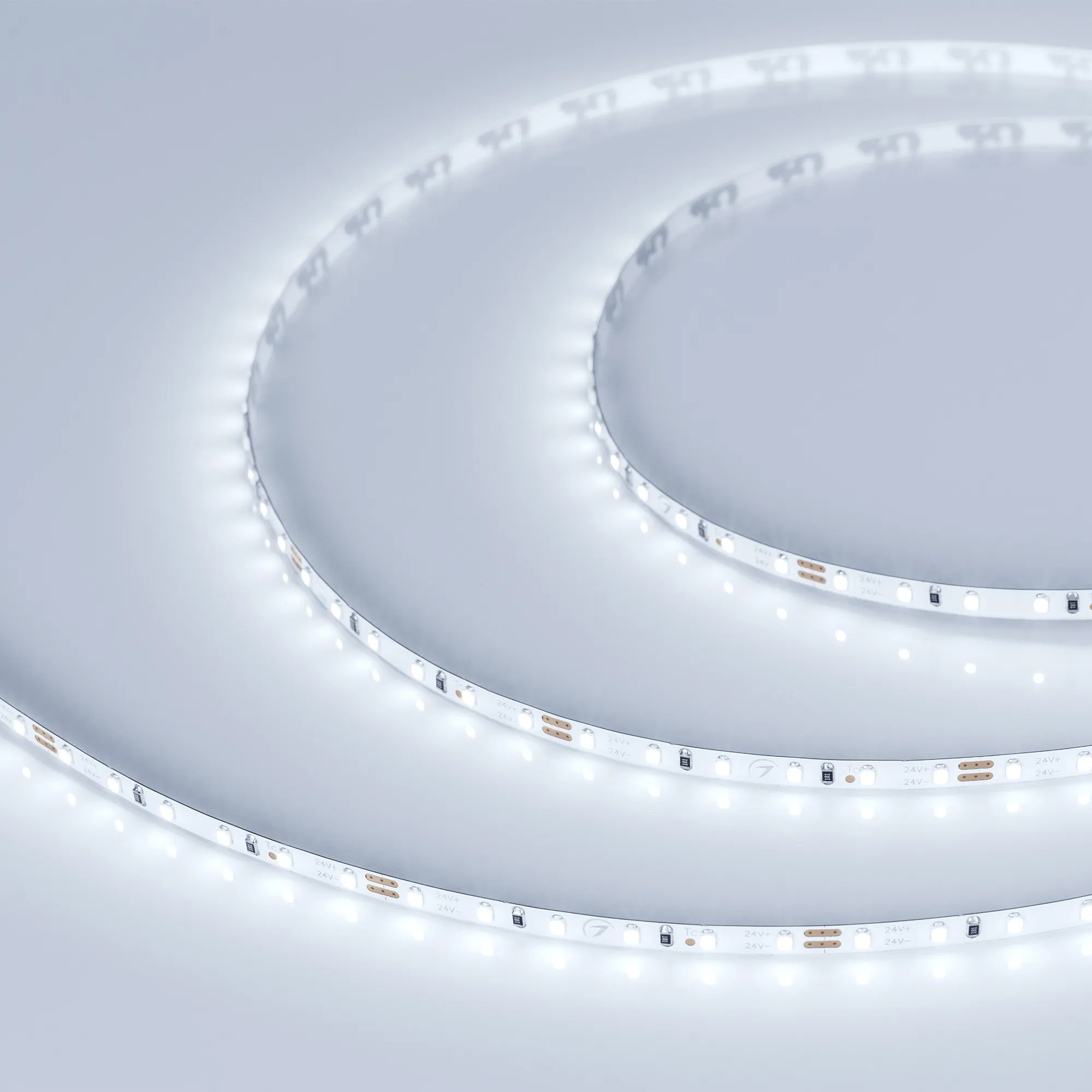 Лента светодиодная MICROLED-5000 24V Cool 8K 4mm (2216, 120 LED/m, LUX) (Arlight, 9.6 Вт/м, IP20)